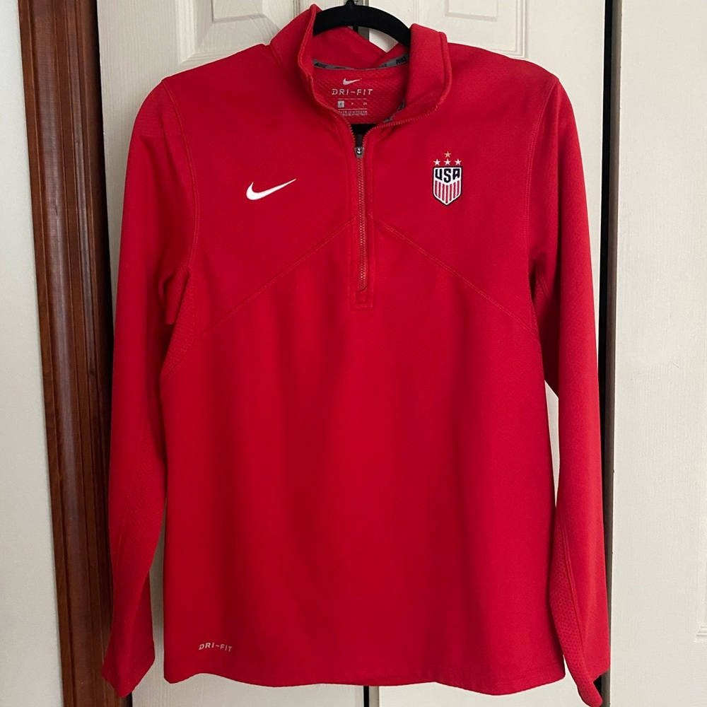 Nike Women’s 1/2 zip Jacket Size S